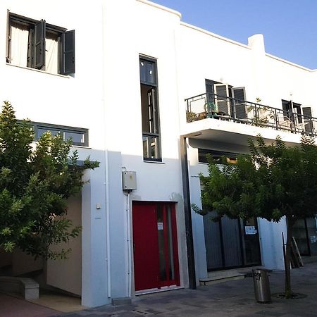 Trianon Hostel Пафос Екстериор снимка