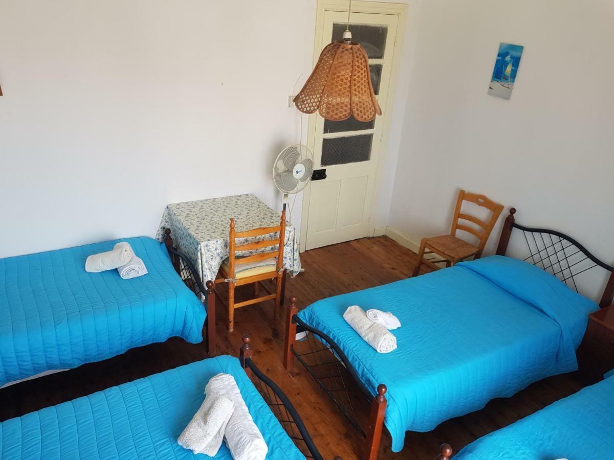 Trianon Hostel Пафос Екстериор снимка